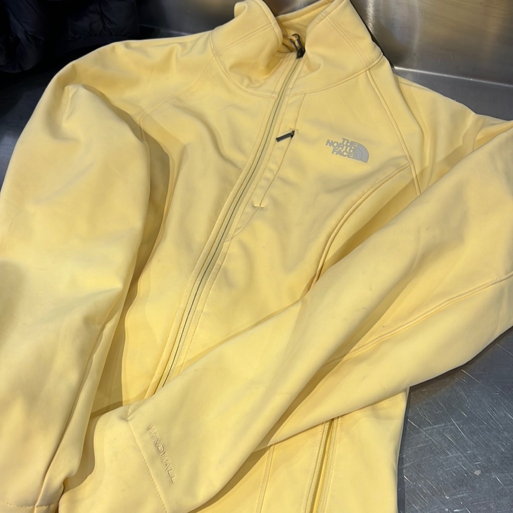 The north face women’s windwall jacket